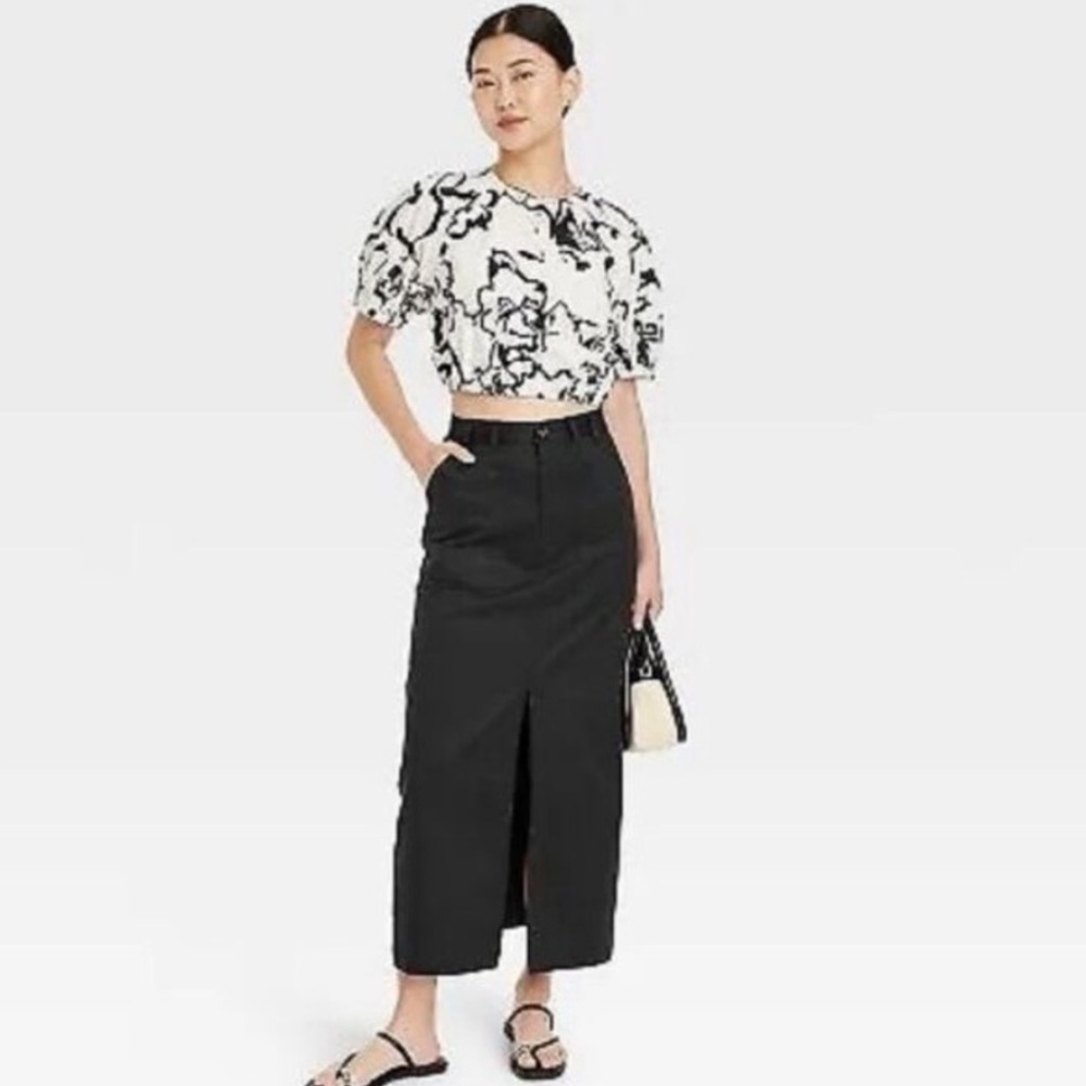 NWOT Skirt w/ front slit